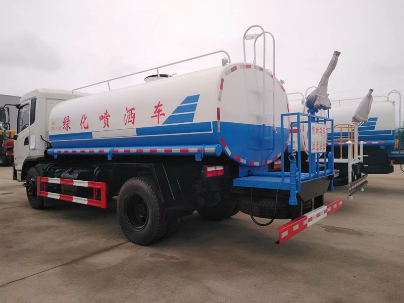 御虎玉柴公路灑水車 性價比之選，東風水車讓您放心省心