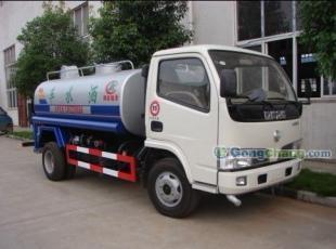 供應高品質5噸、10噸灑水車，湖北程力專業制造，現貨直達